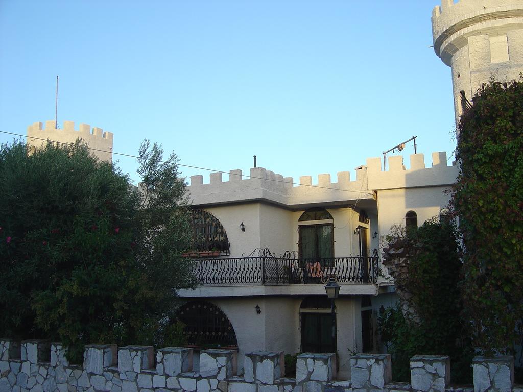 Castle By The Sea Villa Artemida  Buitenkant foto